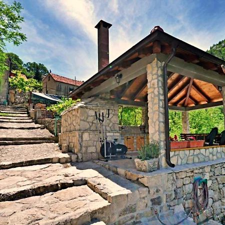 Holiday Home With A Private Pool Podspilje  ภายนอก รูปภาพ