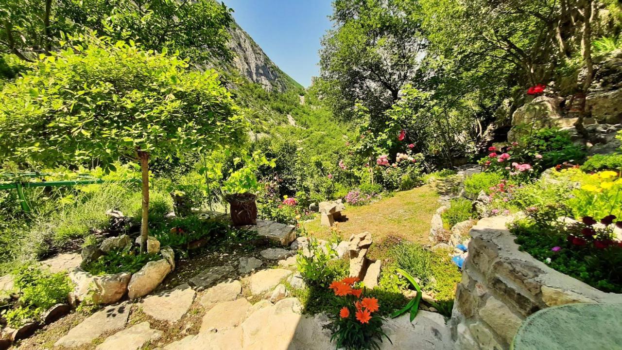 Holiday Home With A Private Pool Podspilje  ภายนอก รูปภาพ