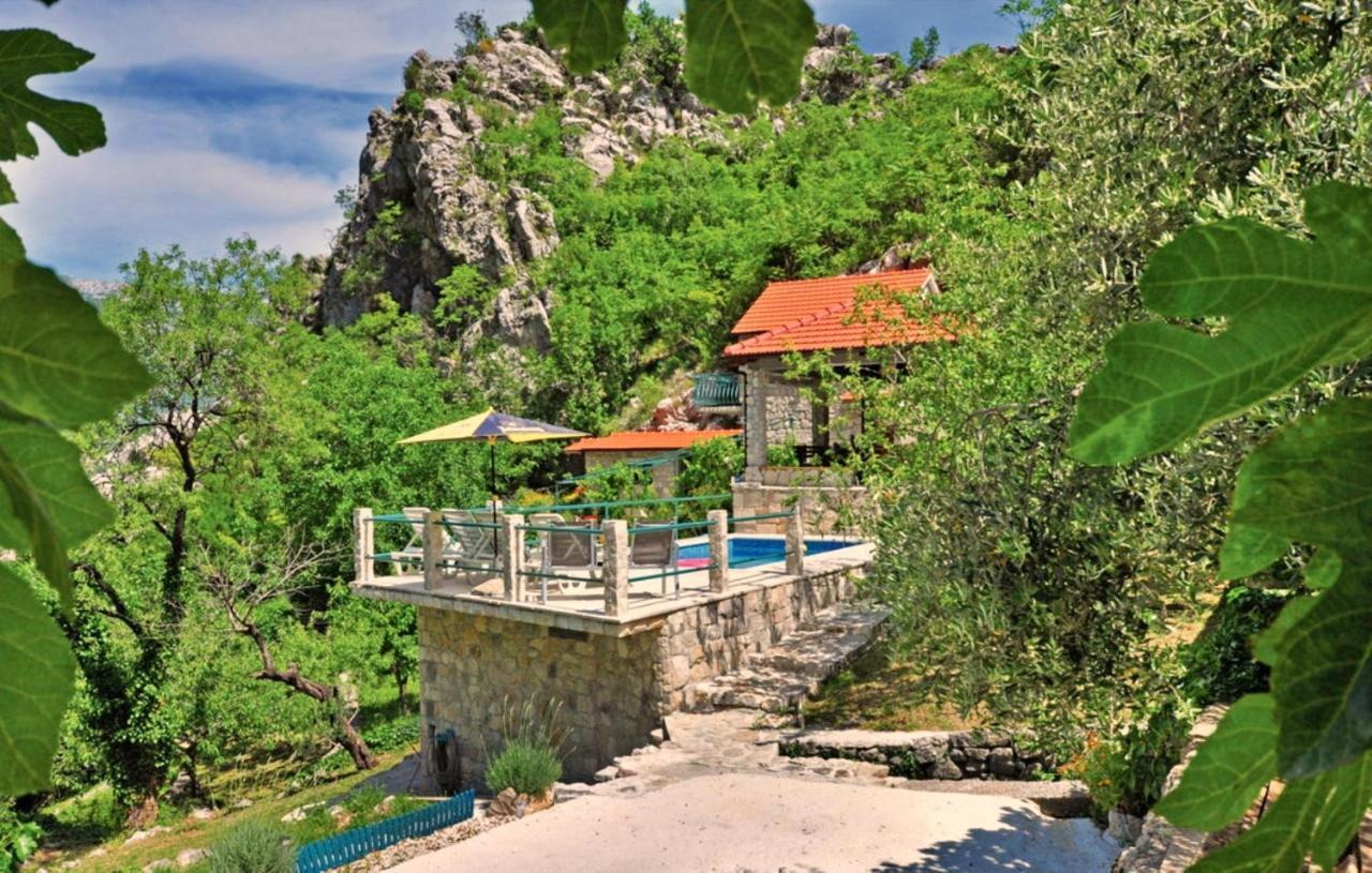 Holiday Home With A Private Pool Podspilje  ภายนอก รูปภาพ