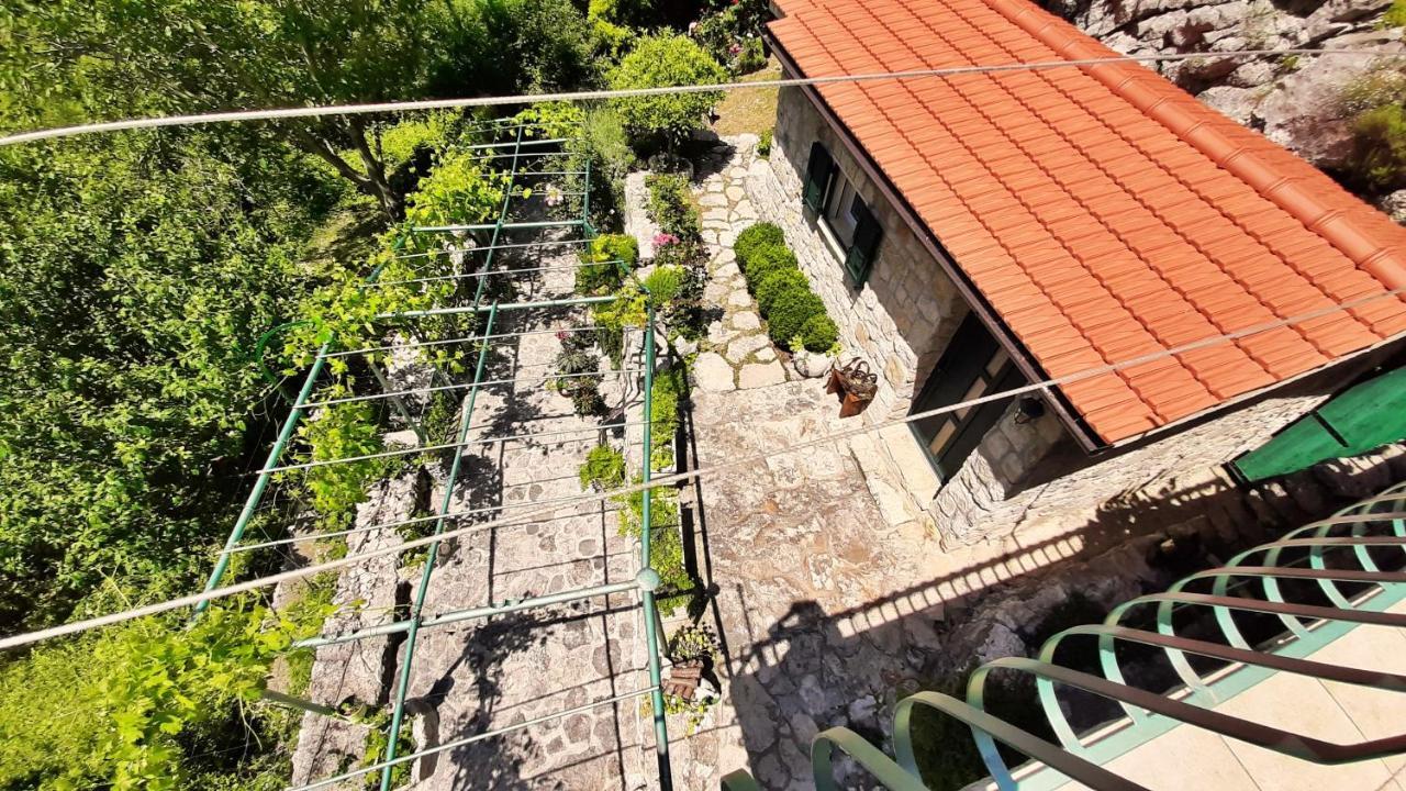 Holiday Home With A Private Pool Podspilje  ภายนอก รูปภาพ