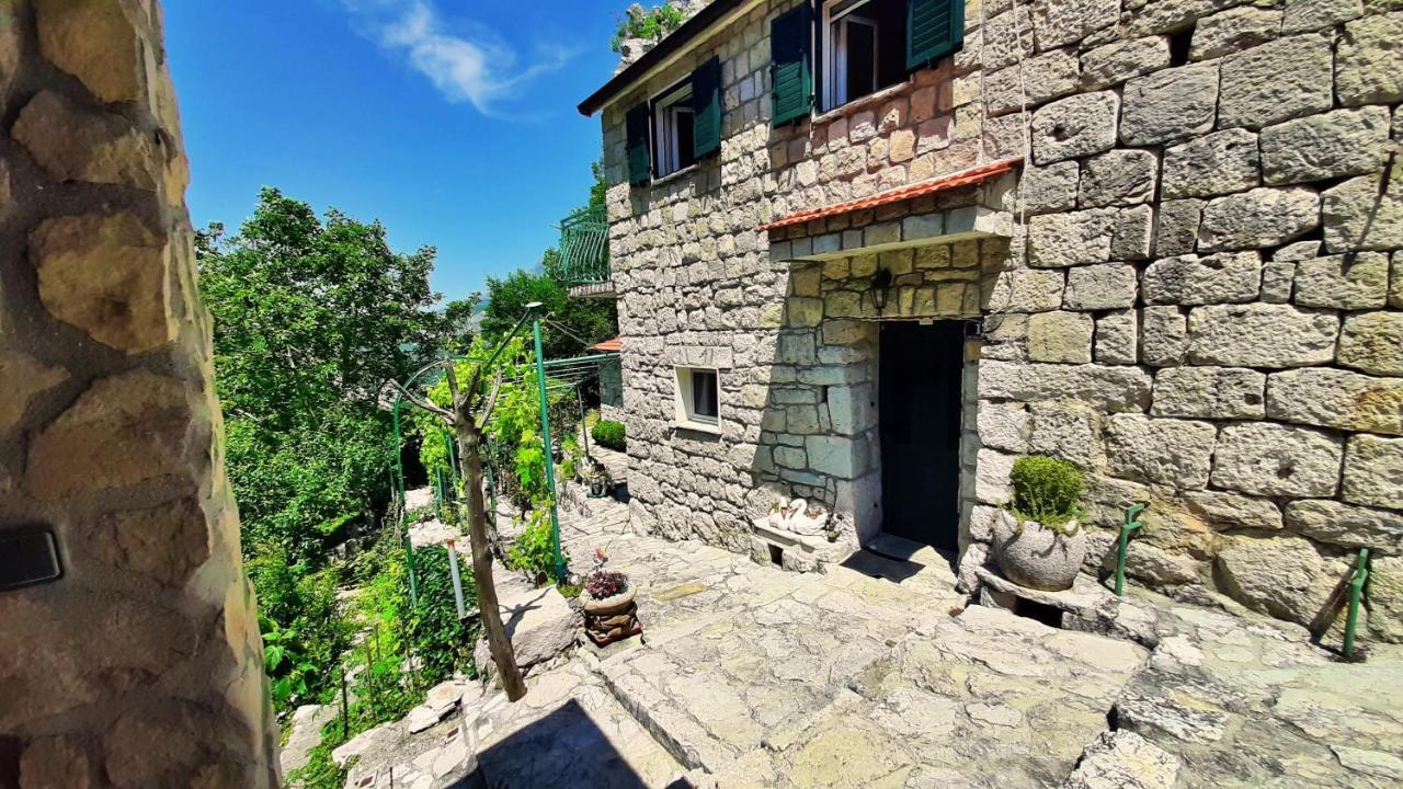 Holiday Home With A Private Pool Podspilje  ภายนอก รูปภาพ