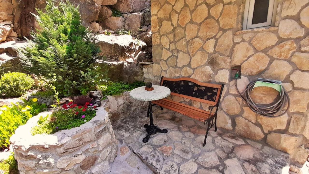 Holiday Home With A Private Pool Podspilje  ภายนอก รูปภาพ